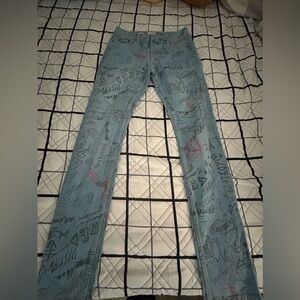 Graphic Jeans